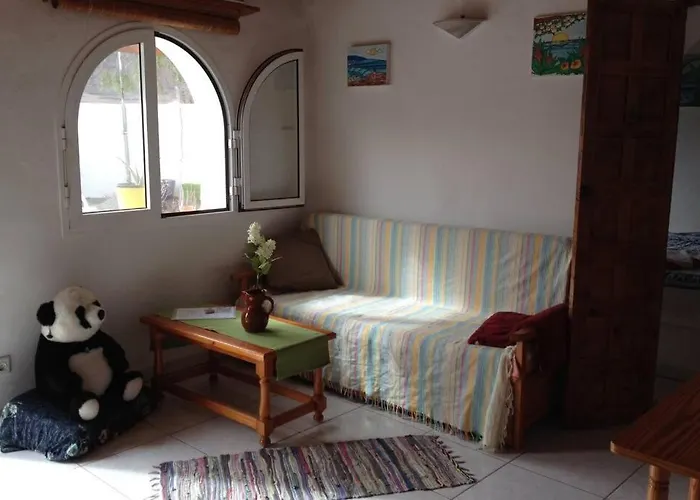 Casa Madre Tierra * La Pared